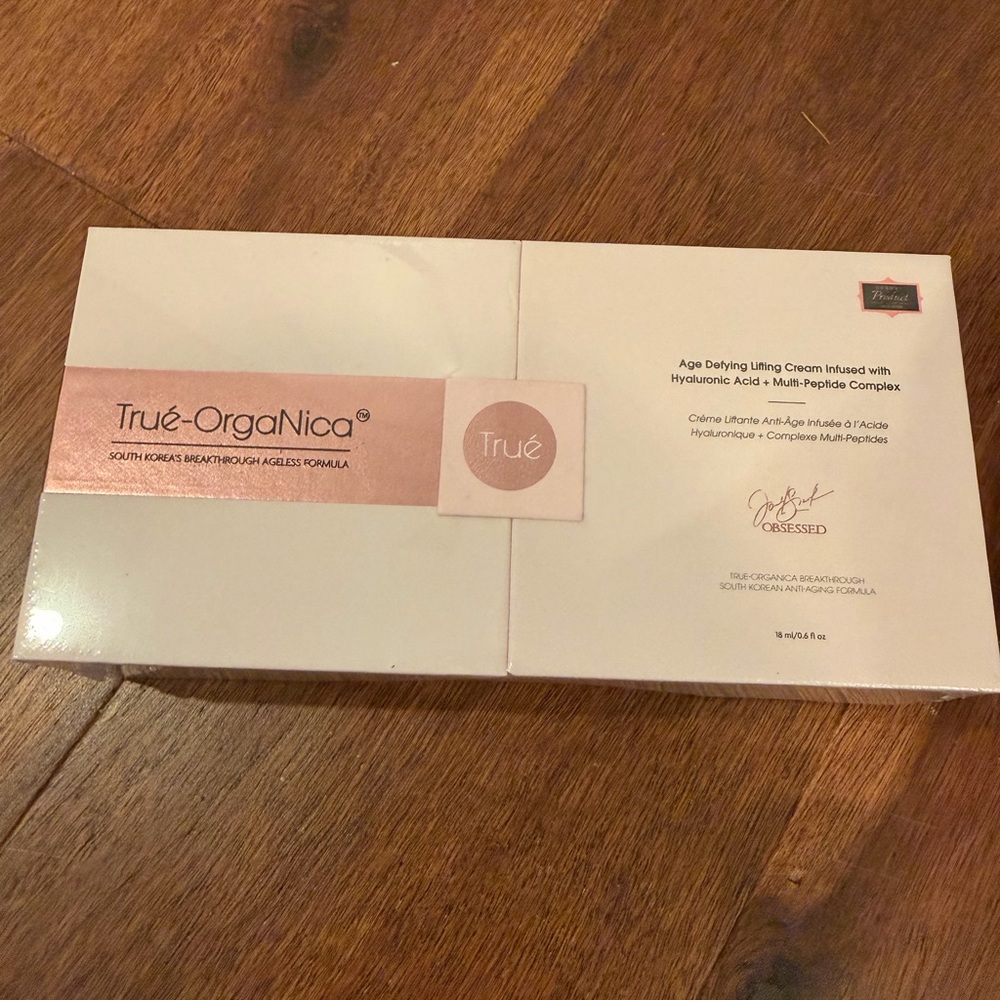 True & Co. Age Defying Lifting Cream - Pink and White